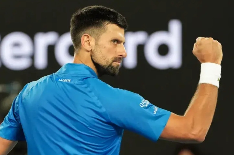 关于德约科维奇回归赛场,势不可挡首场状态亮眼,切尔西观众沸腾!的信息 关于德约科维奇回归赛场,势不可挡首场状态亮眼,切尔西观众沸腾!的信息